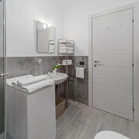 Pgs Immobiliare Srls Le Logge 2 Monolocale Ben Accessoriato A Pochi Metri Da Piazza Umberto I Lägenhet