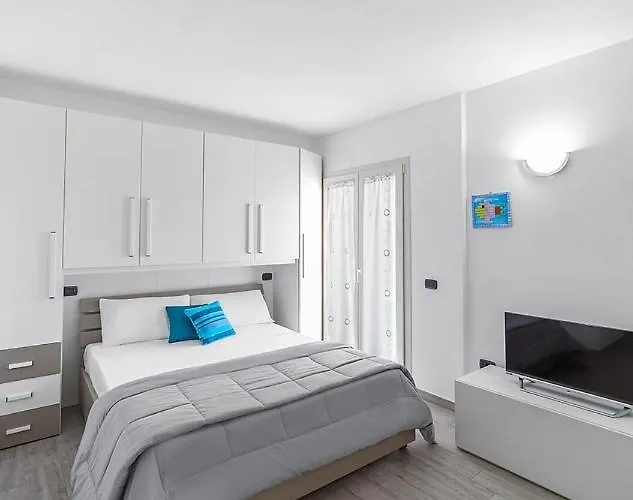 Laureliving Holiday Home Logge 02 La Maddalena