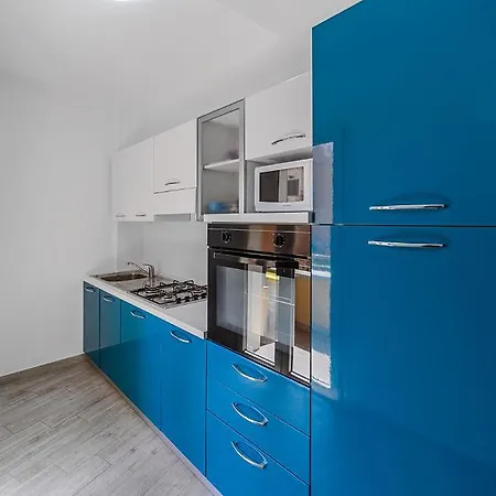 Appartement Pgs Immobiliare Srls Le Logge 2 Monolocale Ben Accessoriato A Pochi Metri Da Piazza Umberto I La Maddalena (Sassari)